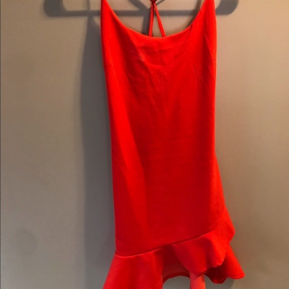 Red dress - Picture 4 of 5